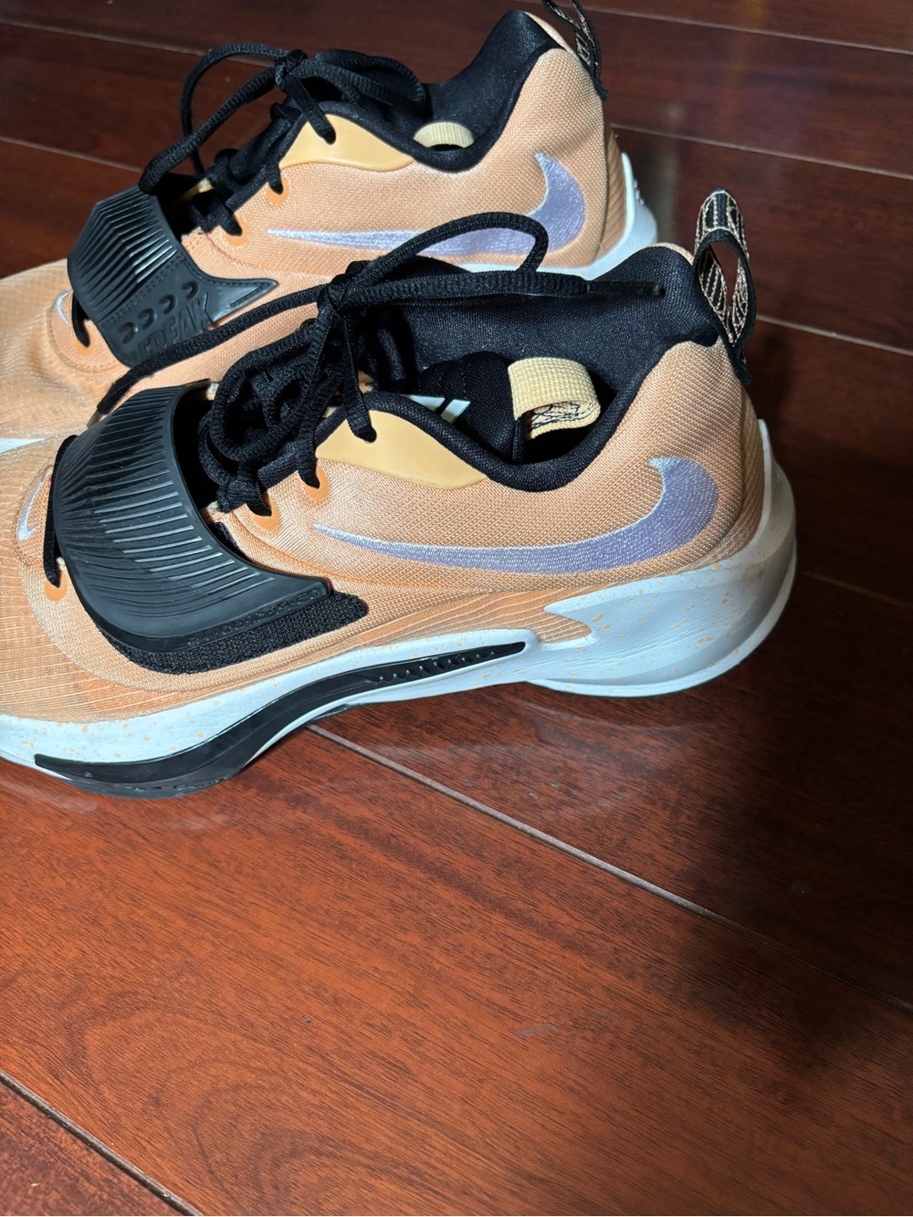 Nike Men’s Peach and Black Training Sneakers with Silver Swoosh
